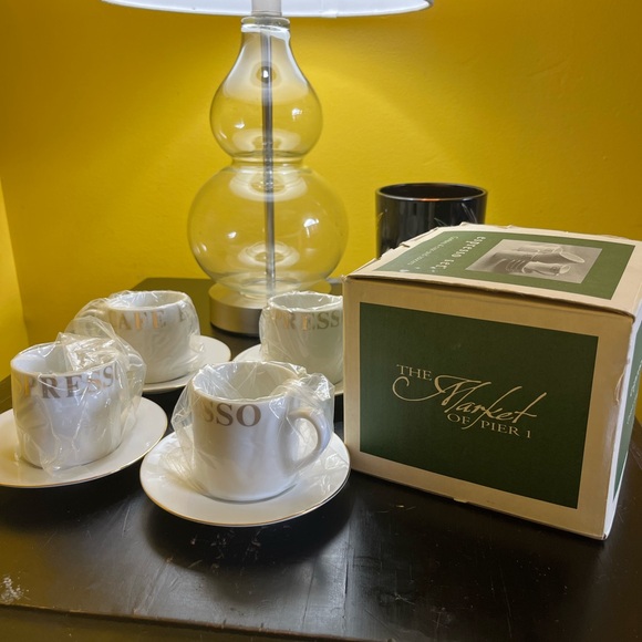 Pier 1 espresso cafe set of 4 white and gold cups and saucers - Picture 4 of 17